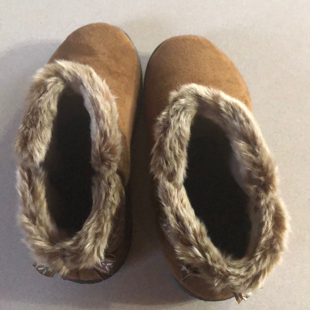❄️NWOT tags Suede Slippers - Picture 5 of 7
